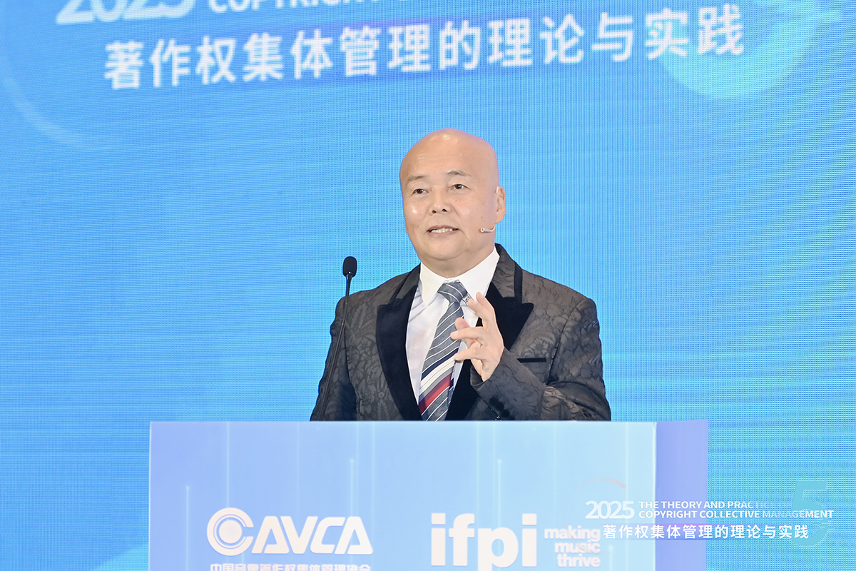 周亚平.jpg